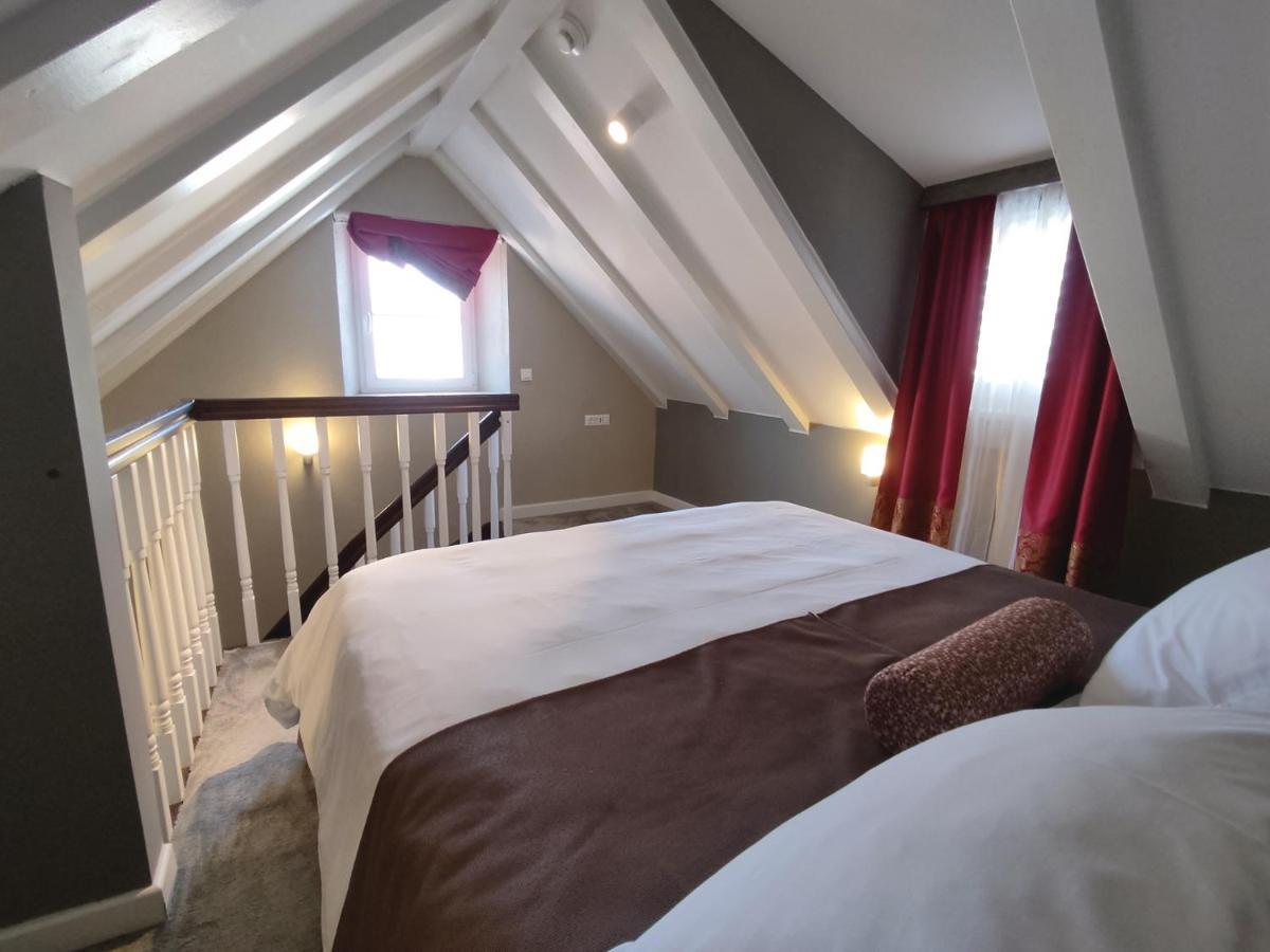XII Century Heritage Hotel Трогир Экстерьер фото