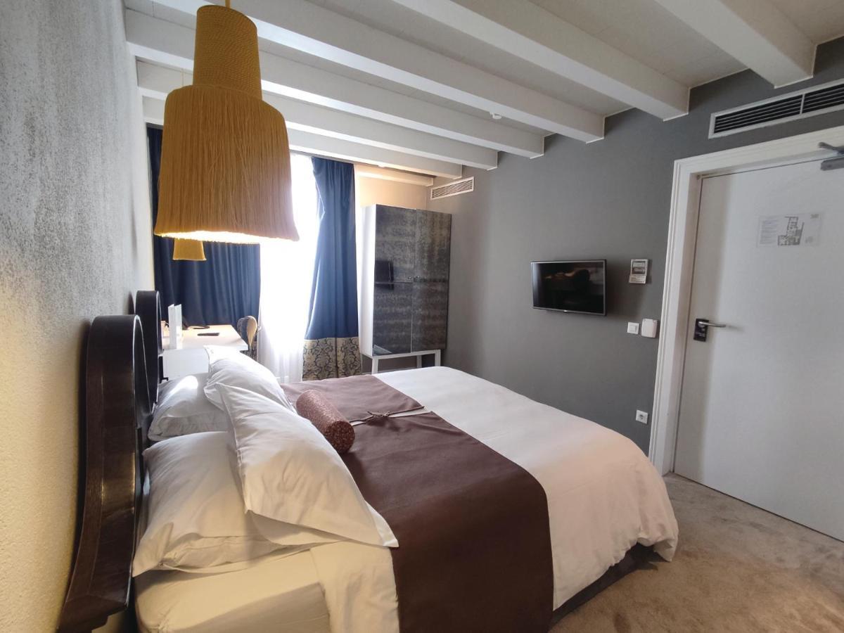 XII Century Heritage Hotel Трогир Экстерьер фото